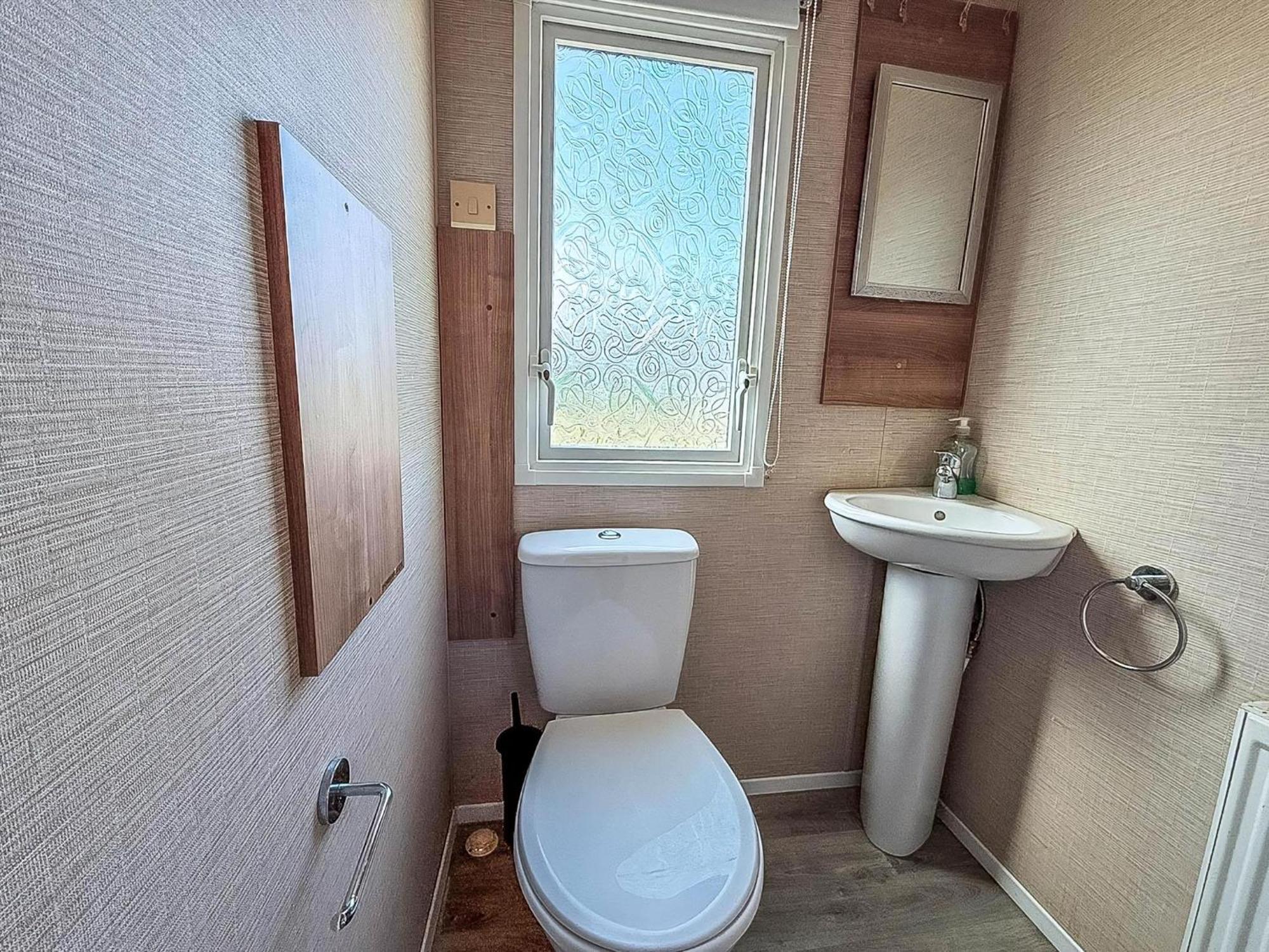 8 Berth Caravan For Hire Near In Essex Ref 26287e Кемпинг *